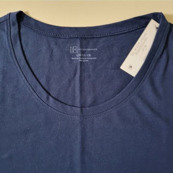 No Boundaries Junior's Navy Everyday Short Sleeve T-Shirt - Picture 8 of 11